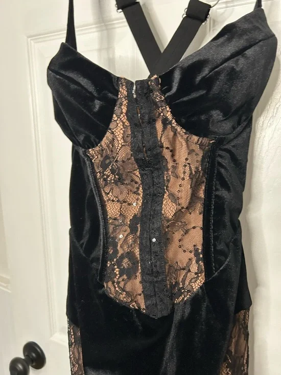 Mistress Rocks Black Velvet & Lace Corset Dress - Picture 6 of 16